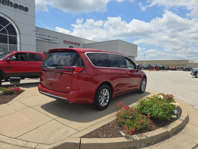new 2025 Chrysler Pacifica car, priced at $43,288