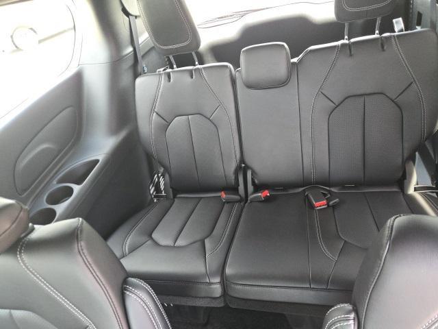 new 2025 Chrysler Pacifica car, priced at $43,288