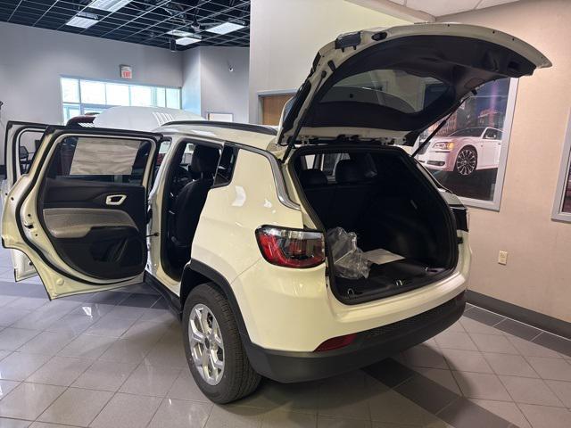 new 2025 Jeep Compass car, priced at $28,319