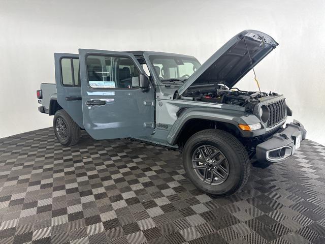 new 2024 Jeep Gladiator car, priced at $40,986