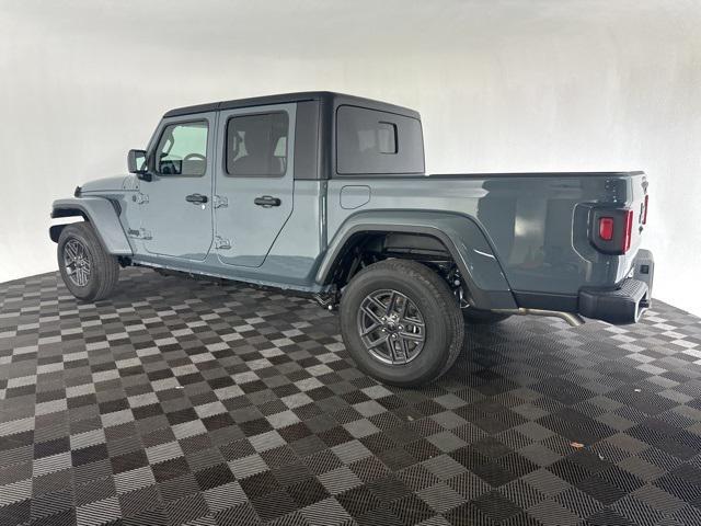 new 2024 Jeep Gladiator car, priced at $40,986