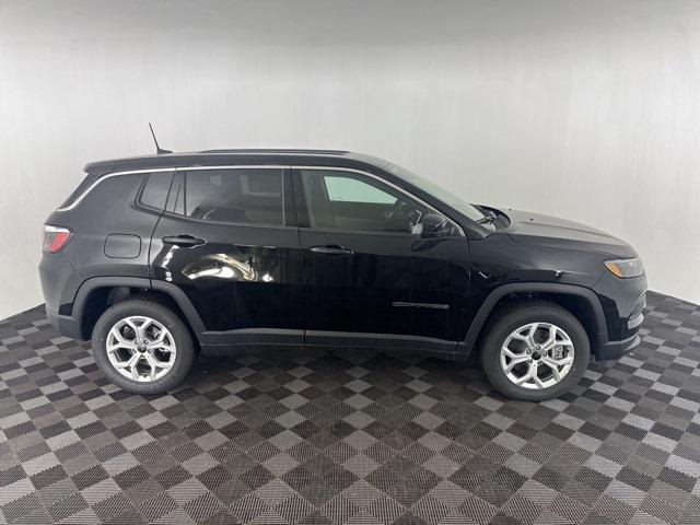 new 2025 Jeep Compass car, priced at $26,000