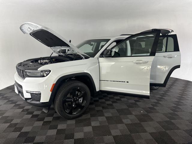 new 2025 Jeep Grand Cherokee L car, priced at $44,500