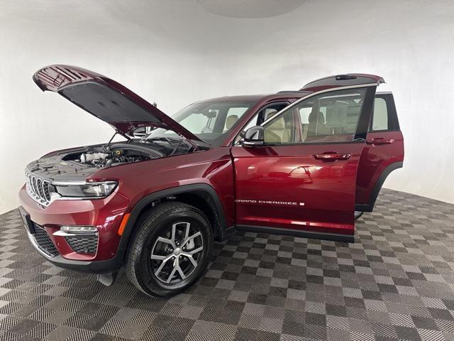 new 2025 Jeep Grand Cherokee car, priced at $45,751