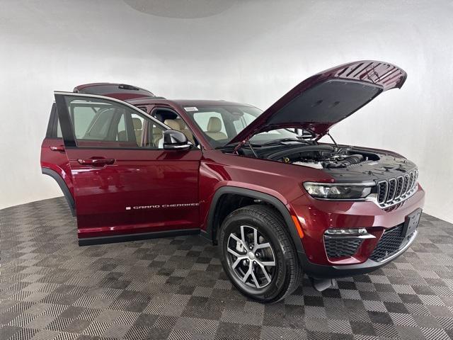 new 2025 Jeep Grand Cherokee car, priced at $45,751