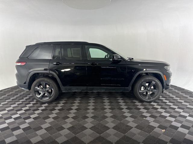 new 2025 Jeep Grand Cherokee car, priced at $48,500