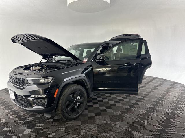 new 2025 Jeep Grand Cherokee car, priced at $48,500