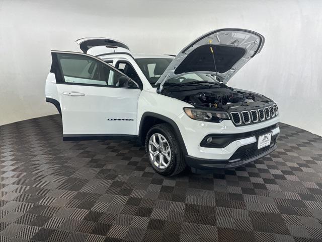 new 2025 Jeep Compass car, priced at $21,500