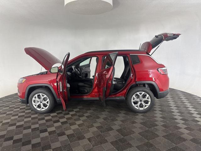 new 2025 Jeep Compass car, priced at $27,923