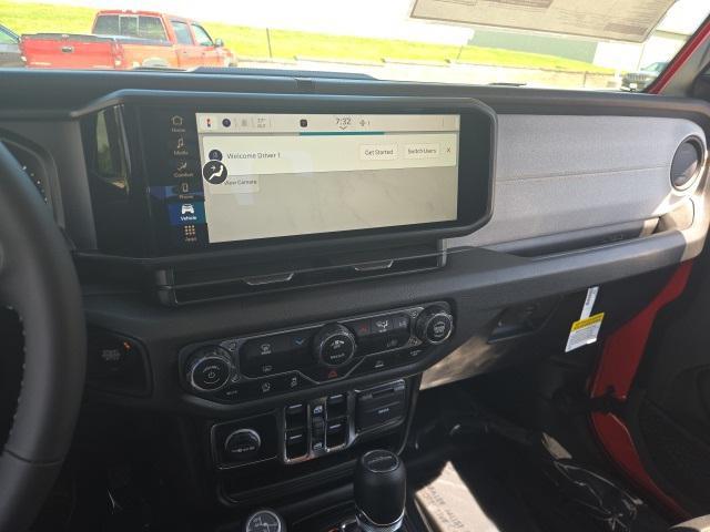 new 2025 Jeep Gladiator car, priced at $41,481