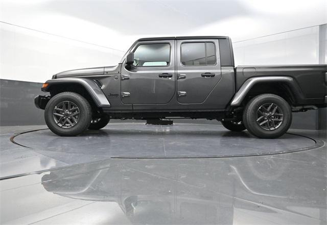 new 2025 Jeep Gladiator car, priced at $45,250