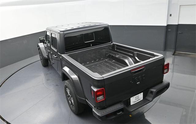 new 2025 Jeep Gladiator car, priced at $45,250