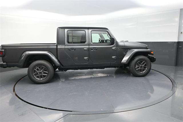 new 2025 Jeep Gladiator car, priced at $45,250