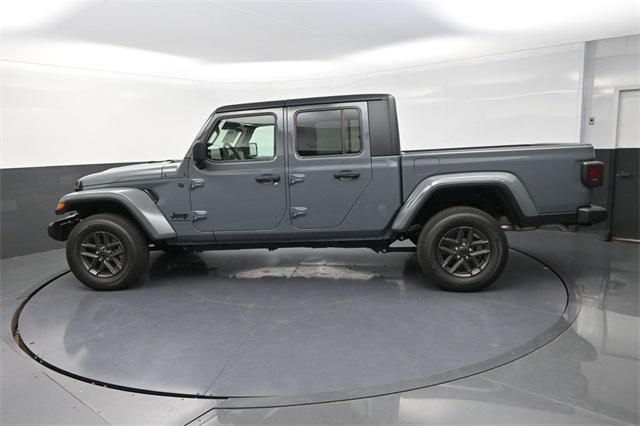 new 2025 Jeep Gladiator car, priced at $44,250