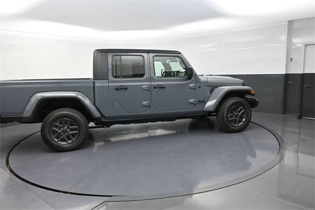 new 2025 Jeep Gladiator car, priced at $44,250