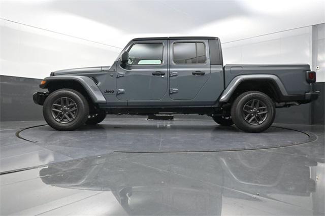 new 2025 Jeep Gladiator car, priced at $44,250