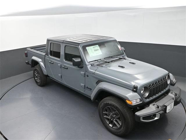 new 2025 Jeep Gladiator car, priced at $44,250