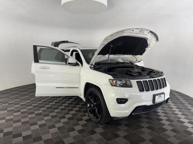 used 2015 Jeep Grand Cherokee car, priced at $13,500