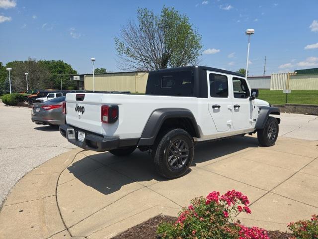 new 2025 Jeep Gladiator car, priced at $38,927