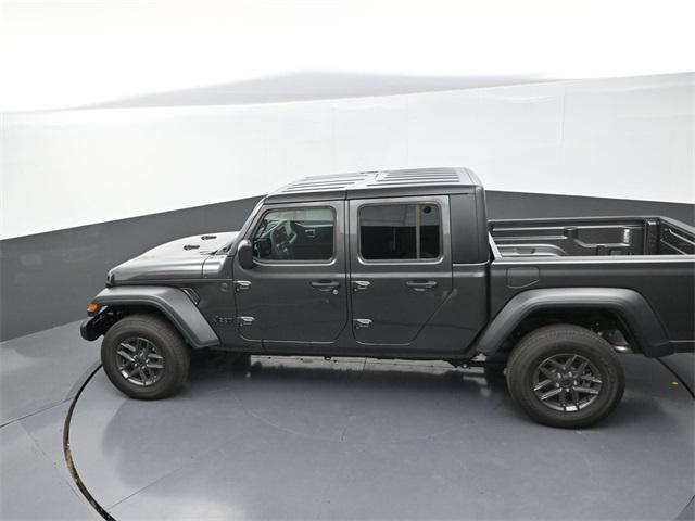 new 2025 Jeep Gladiator car, priced at $42,050