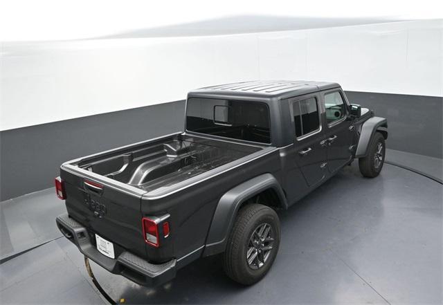 new 2025 Jeep Gladiator car, priced at $42,050
