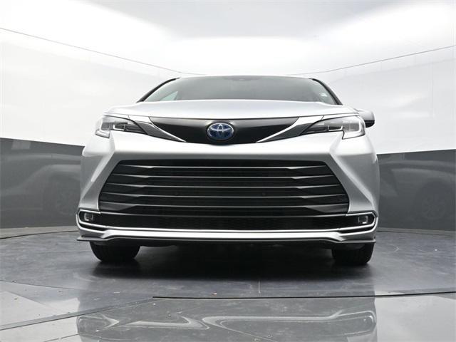 used 2023 Toyota Sienna car, priced at $37,500