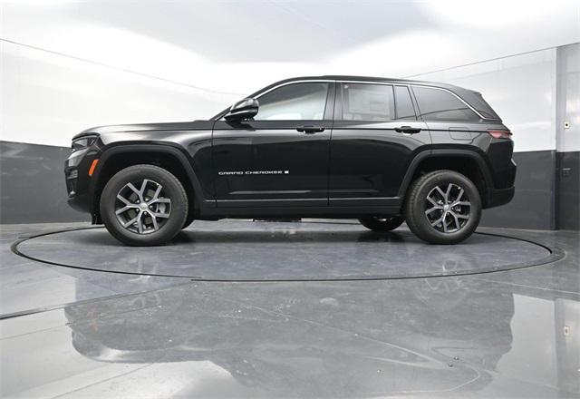 new 2025 Jeep Grand Cherokee car, priced at $39,250