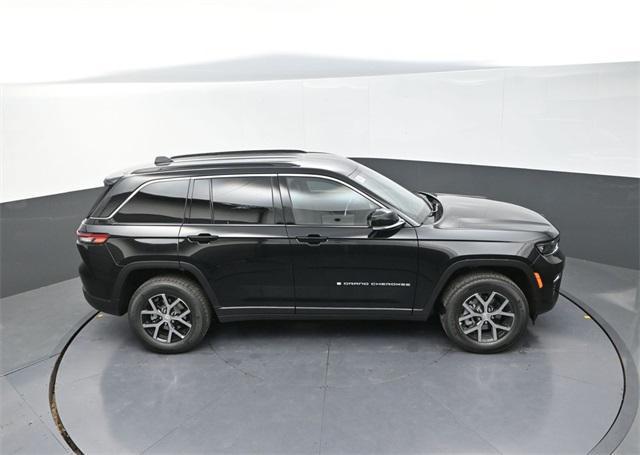 new 2025 Jeep Grand Cherokee car, priced at $39,250