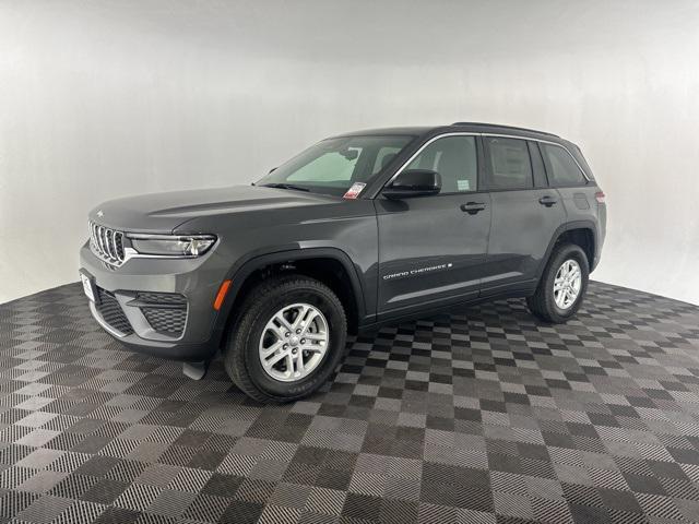 new 2025 Jeep Grand Cherokee car, priced at $34,000