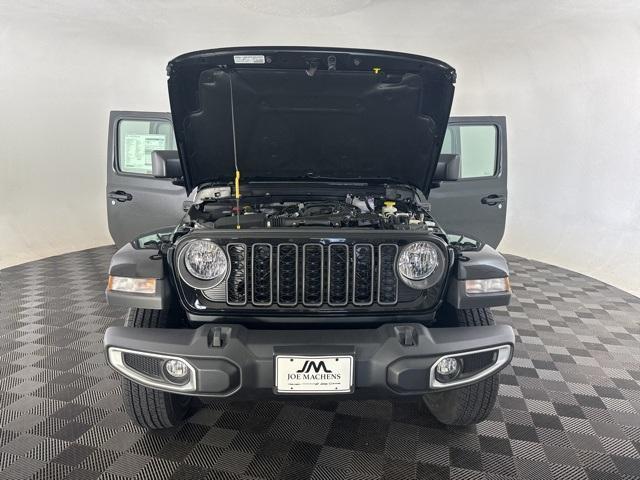 new 2024 Jeep Gladiator car, priced at $42,007