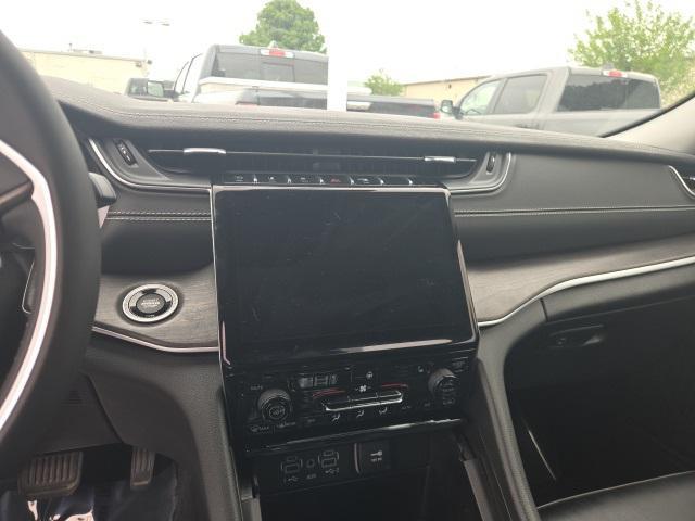 used 2023 Jeep Grand Cherokee car, priced at $32,000