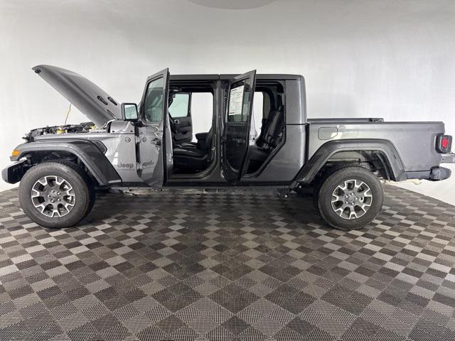 new 2025 Jeep Gladiator car, priced at $46,750