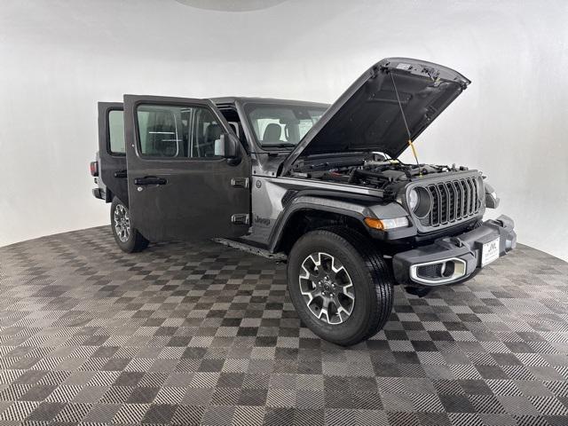 new 2025 Jeep Gladiator car, priced at $46,750