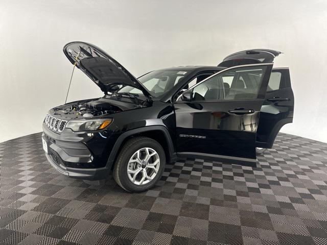 new 2025 Jeep Compass car, priced at $25,000