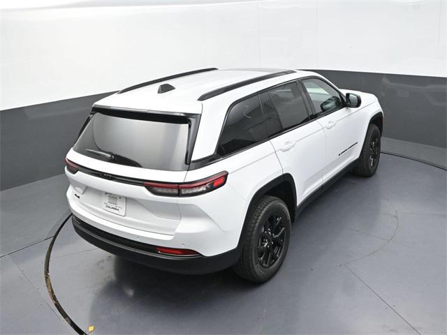 new 2025 Jeep Grand Cherokee car, priced at $40,750