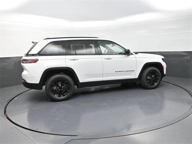new 2025 Jeep Grand Cherokee car, priced at $40,750