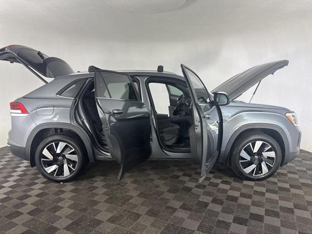 used 2024 Volkswagen Atlas Cross Sport car, priced at $37,000