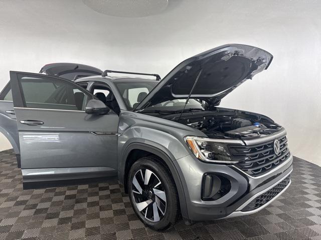 used 2024 Volkswagen Atlas Cross Sport car, priced at $37,000