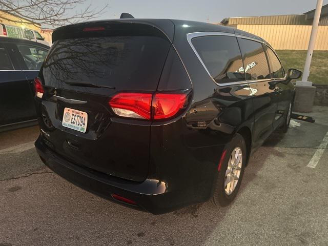 used 2017 Chrysler Pacifica car, priced at $10,500