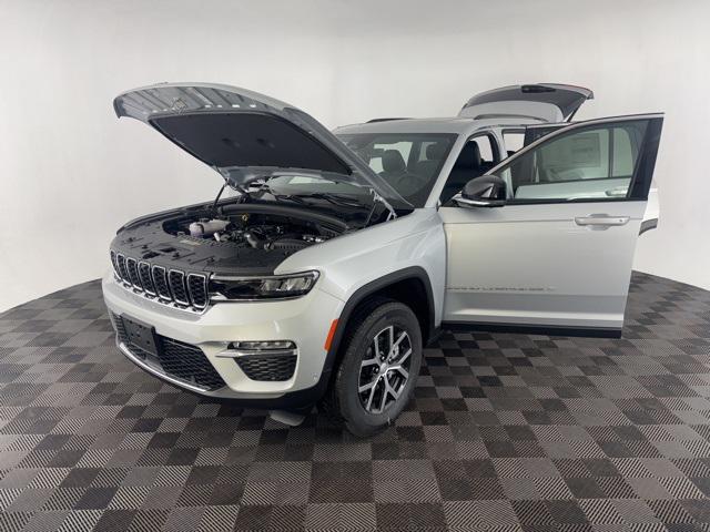 new 2025 Jeep Grand Cherokee car, priced at $44,500