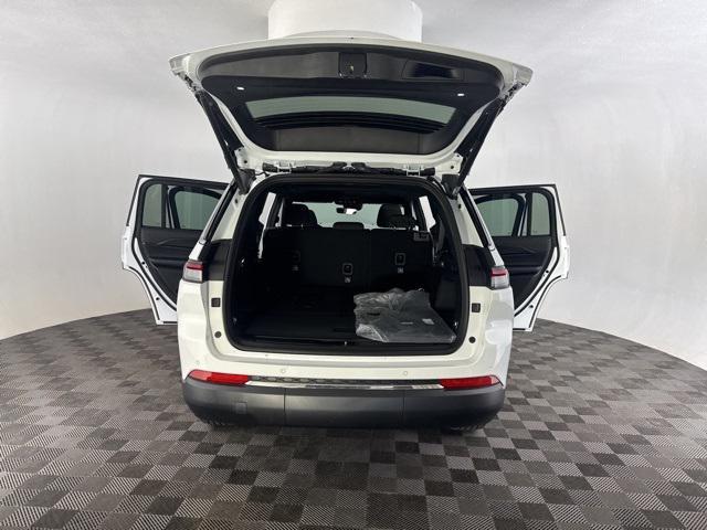 new 2025 Jeep Grand Cherokee L car, priced at $40,102