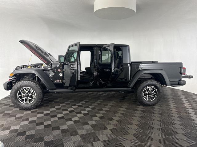 new 2024 Jeep Gladiator car, priced at $53,112