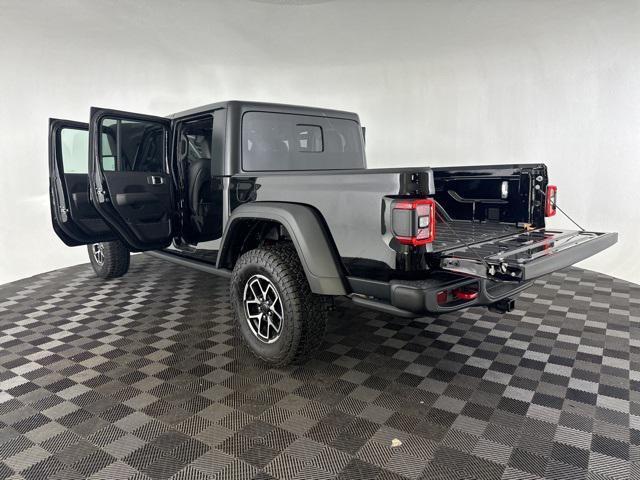 new 2024 Jeep Gladiator car, priced at $53,112