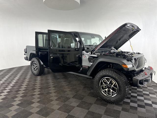 new 2024 Jeep Gladiator car, priced at $53,112