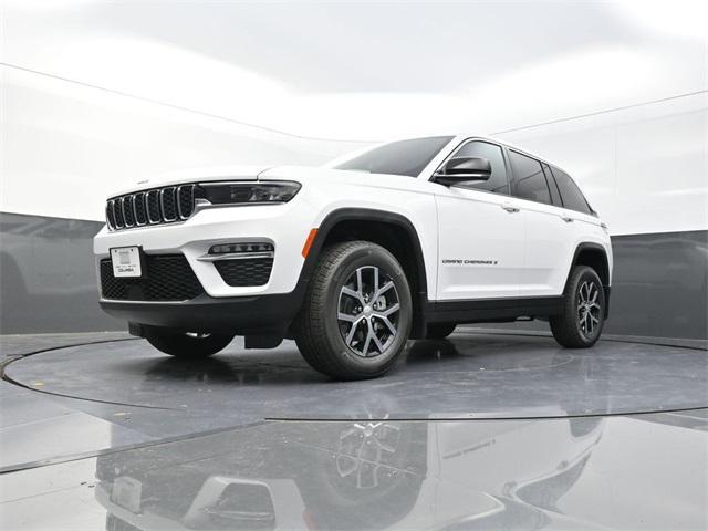 new 2025 Jeep Grand Cherokee car, priced at $42,250