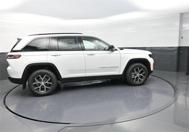 new 2025 Jeep Grand Cherokee car, priced at $42,250