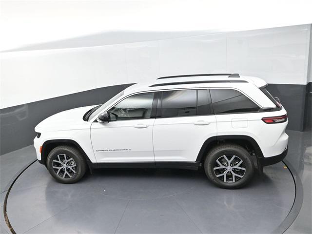 new 2025 Jeep Grand Cherokee car, priced at $42,250
