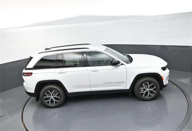 new 2025 Jeep Grand Cherokee car, priced at $42,250