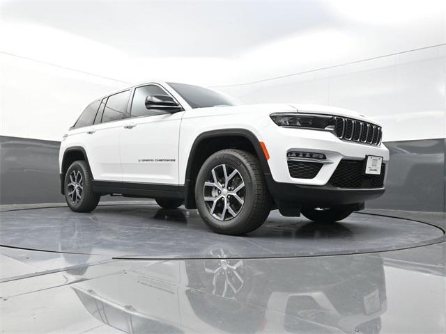new 2025 Jeep Grand Cherokee car, priced at $42,250