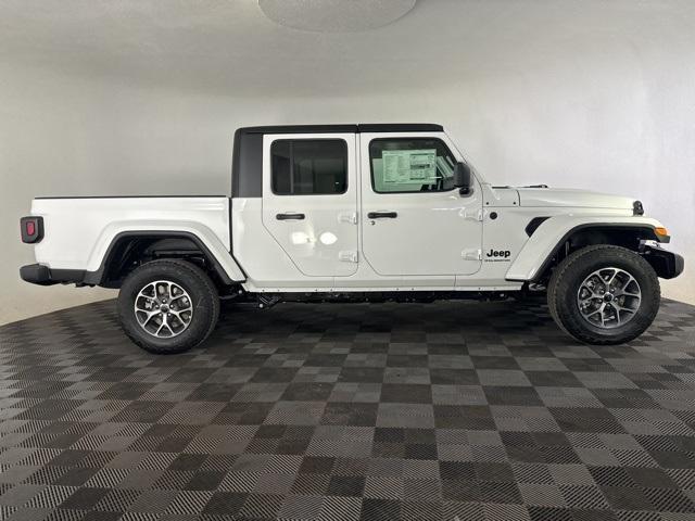 new 2024 Jeep Gladiator car, priced at $42,514